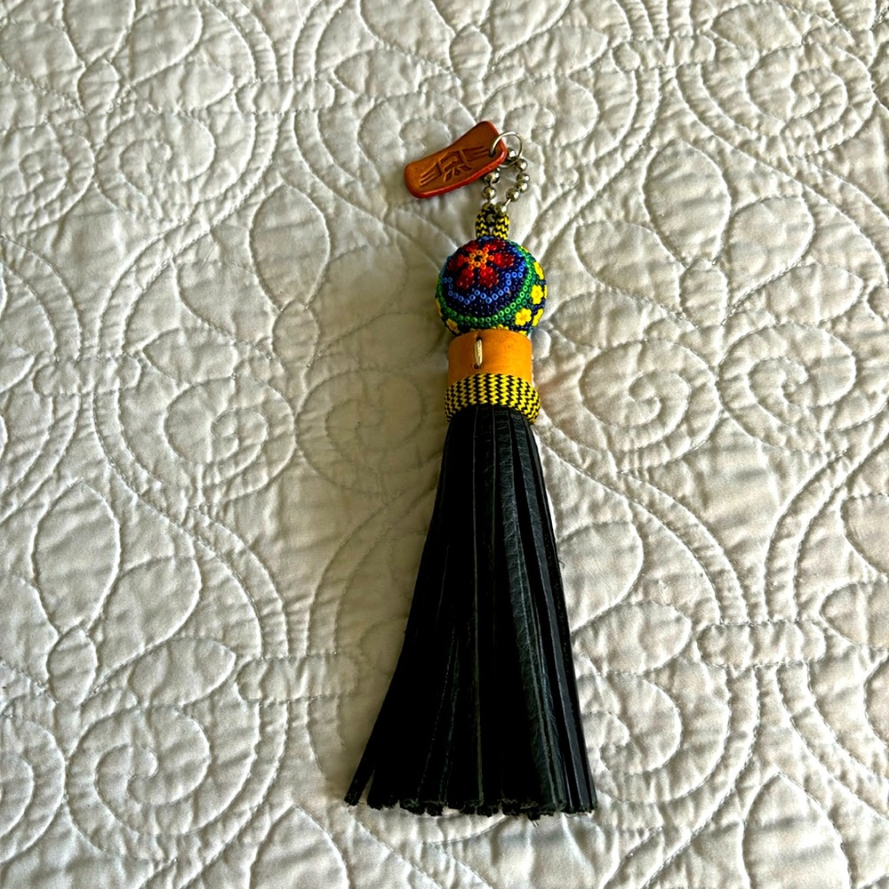 Consuela tassel